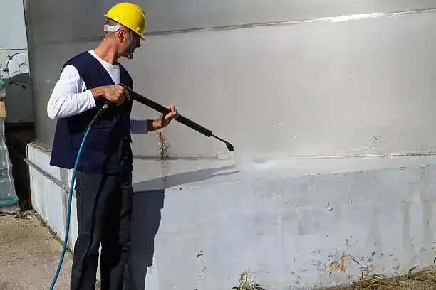 Comparison of soft washing and pressure washing a home exterior